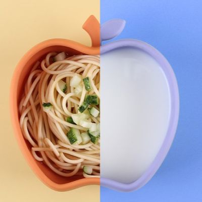 อาหารเกรดซิลิโคนลูกลูกดูดถ้วยอาหาร Bowl Apple รูปทรงซิลิโคนดูดถ้วยโต๊ะเครื่องมือปลอดภัยและกลิ่น